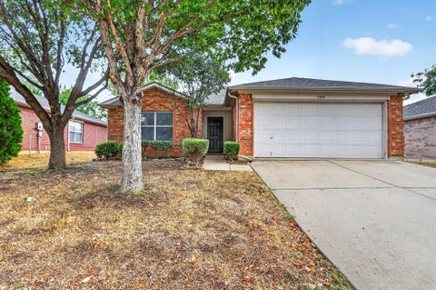 Photo of 1441 Trading Post Drive, Fort Worth, TX 76131 (MLS # 21403930)