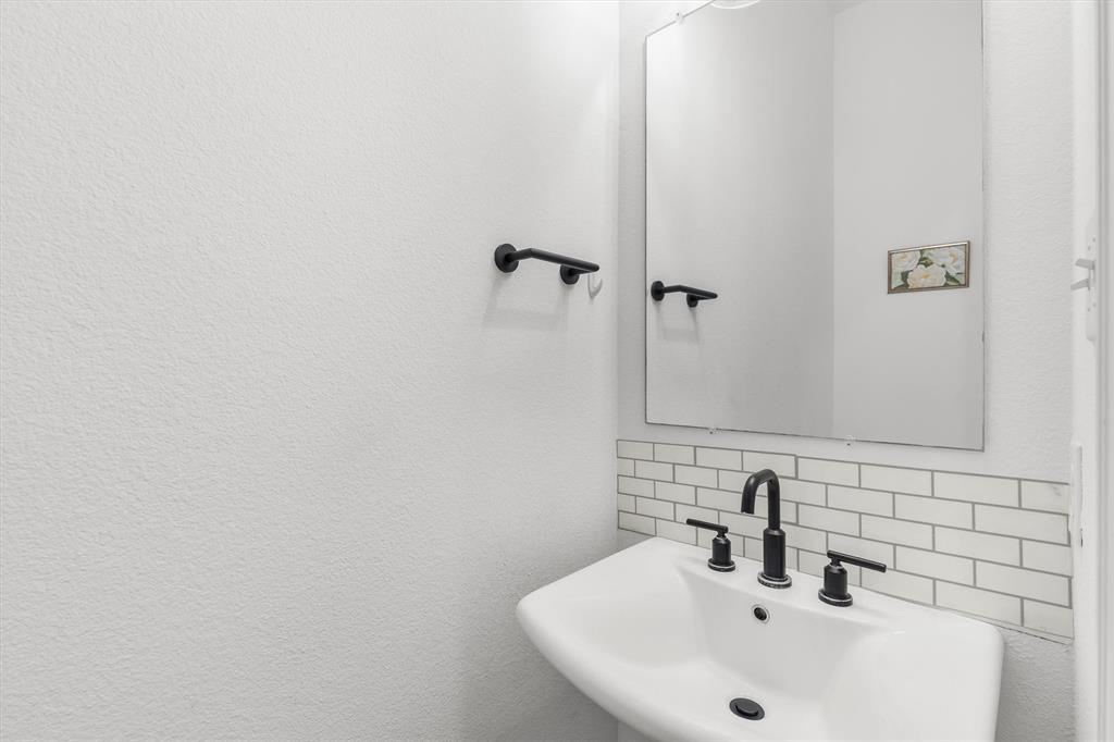 Sachse, Texas 75048, United States, 4 Bedrooms Bedrooms, ,4 BathroomsBathrooms,Residential,Active,225226