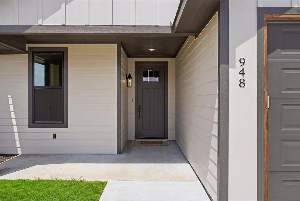 948 Huckleberry Lane