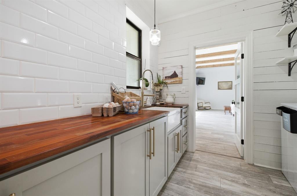 B E Blackwell Surv Abs #93 - Residential