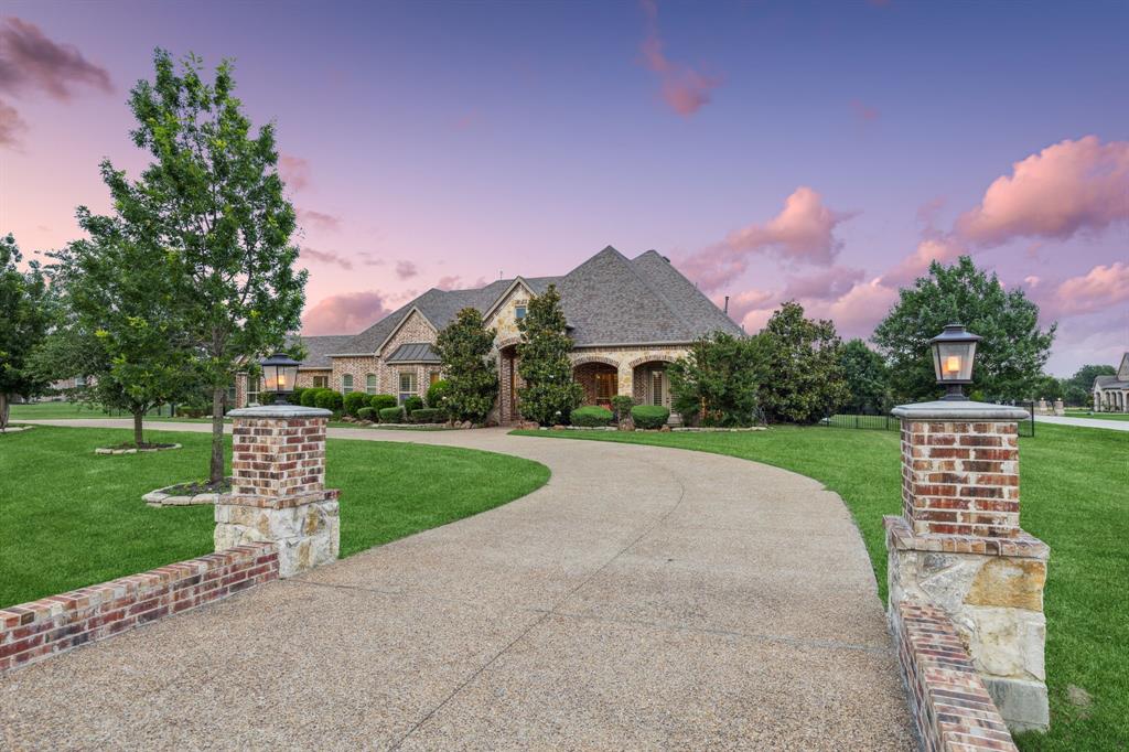 2711 Bauer Court