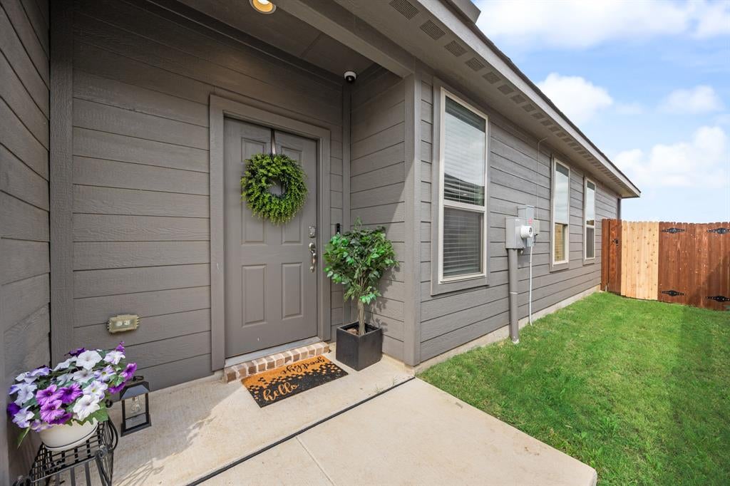 1652 Edgeway Drive