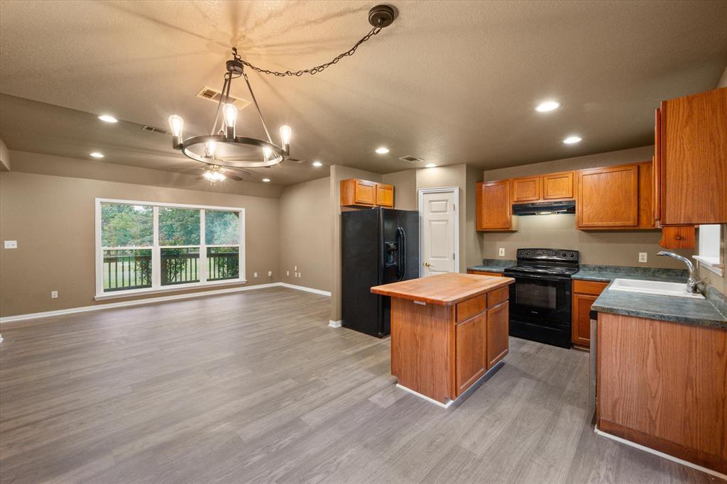 Mattie Caston Shores III - Residential