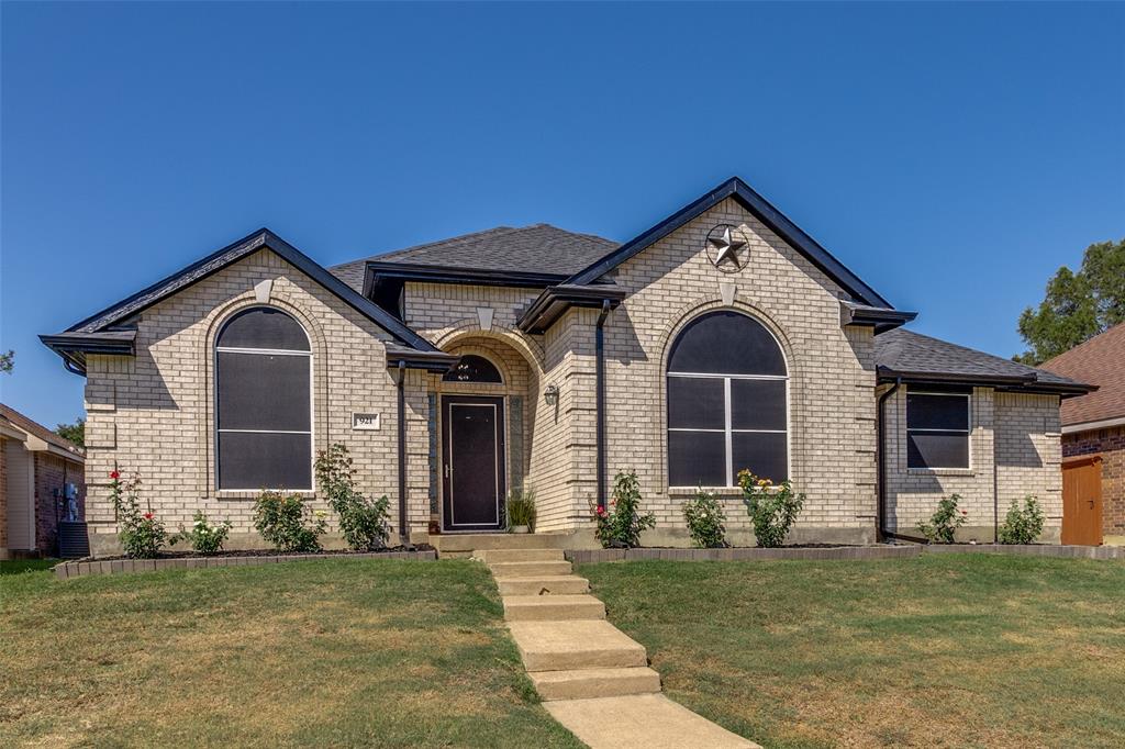 921 Parkwood Trail