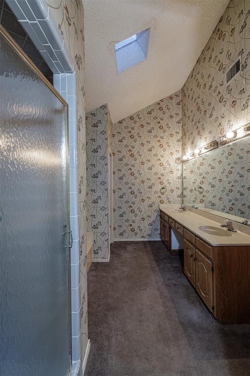 SHADY OAKS - Residential