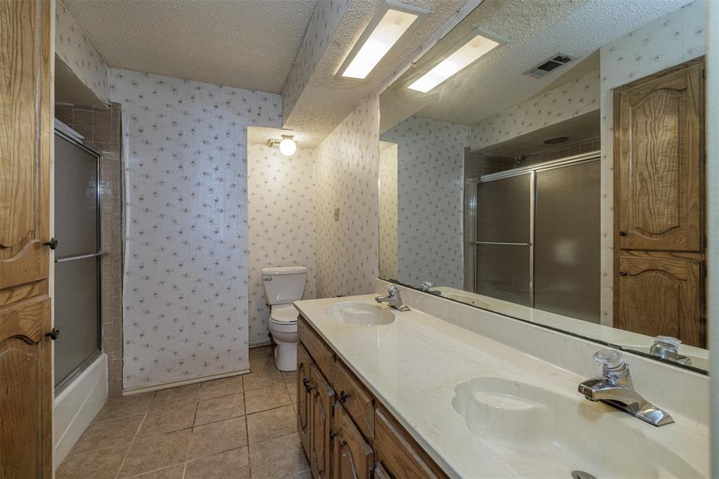 SHADY OAKS - Residential