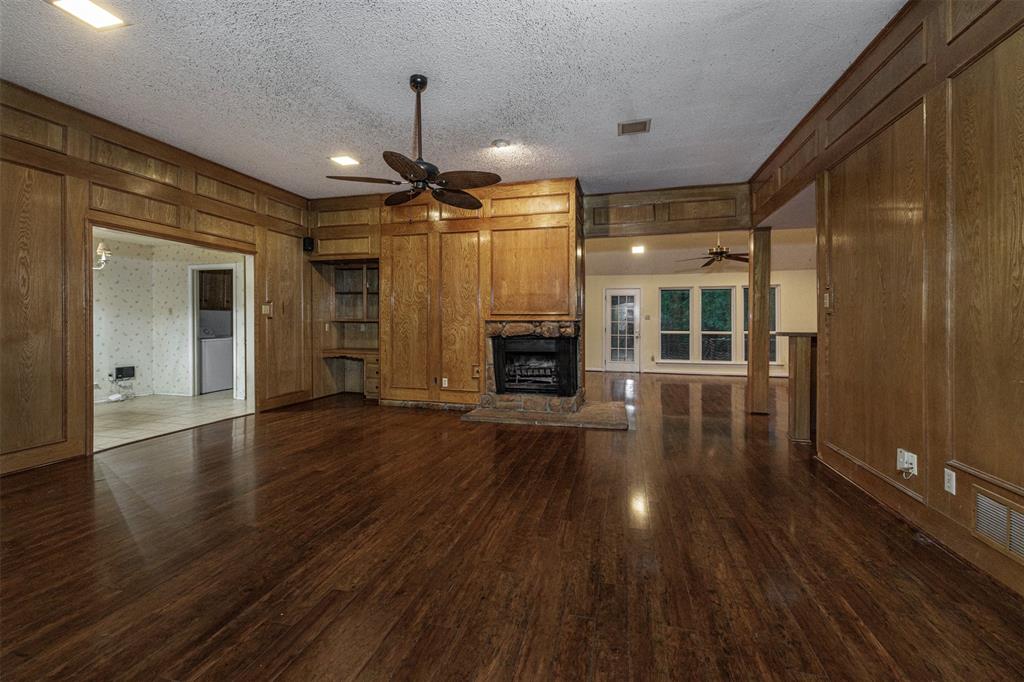 SHADY OAKS - Residential