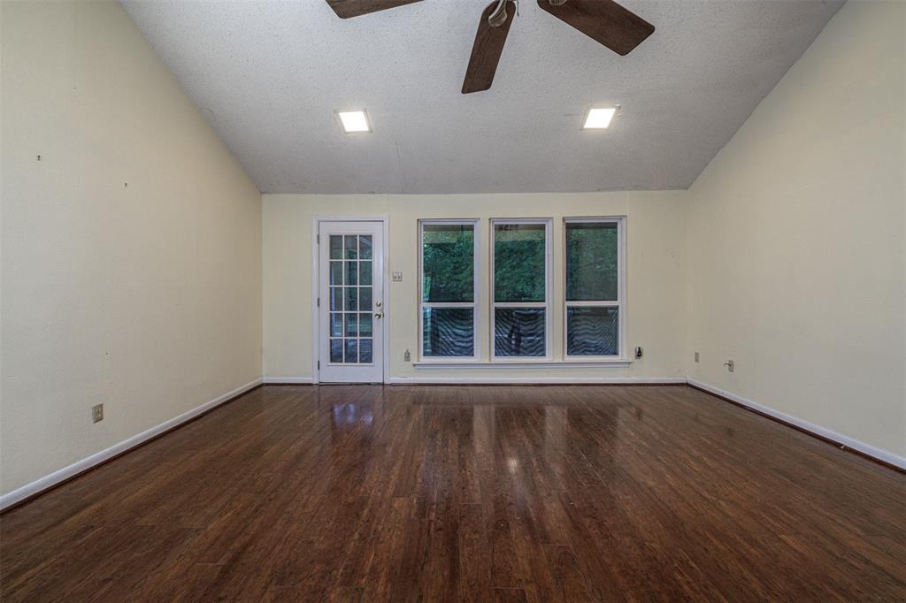SHADY OAKS - Residential