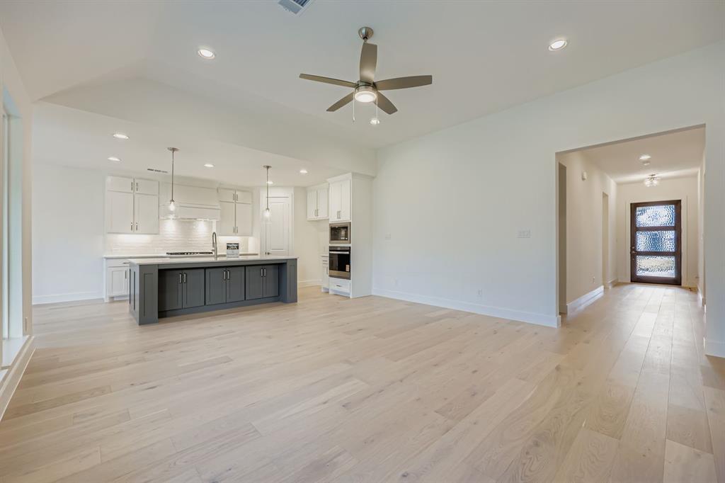 1817 Flowerfield Lane