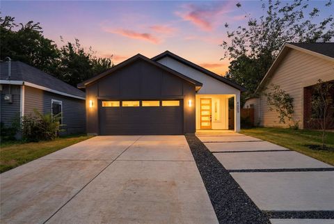 Photo of 4503 Jamaica Street, Dallas, TX 75210 (MLS # 21305857)