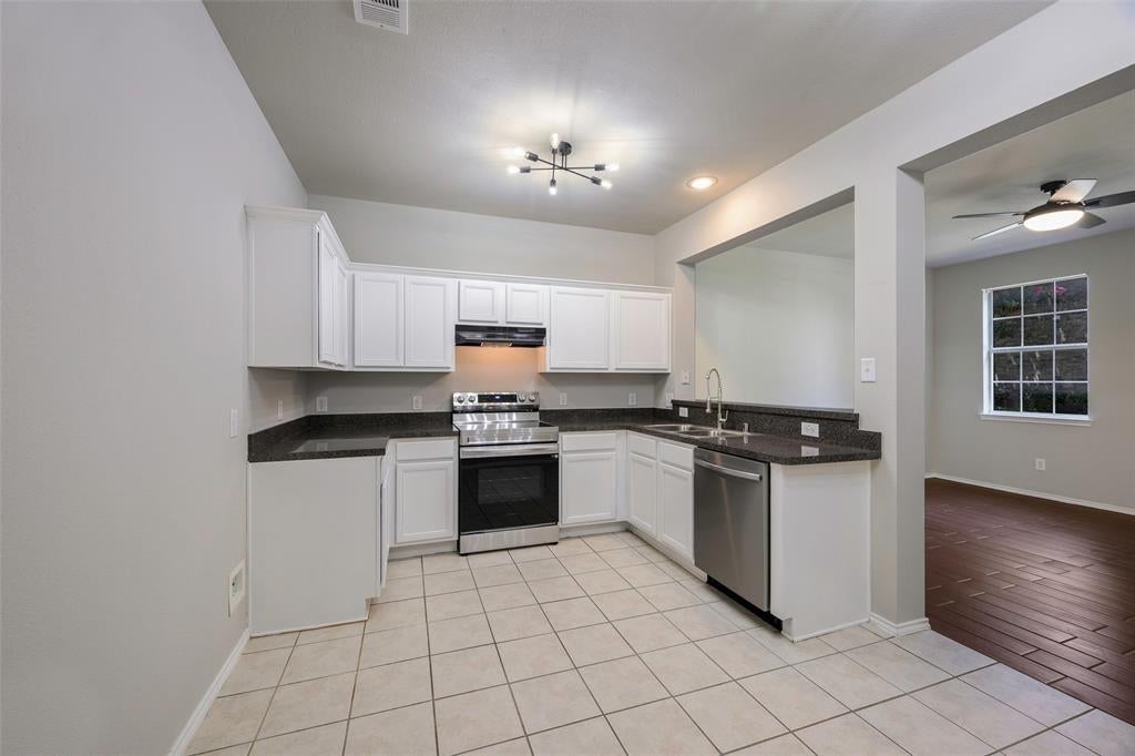4152 Kyndra Circle