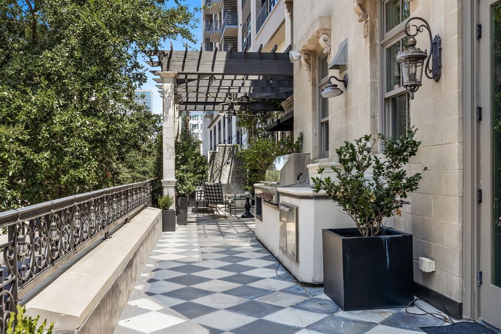 Brownstones 02 - Residential