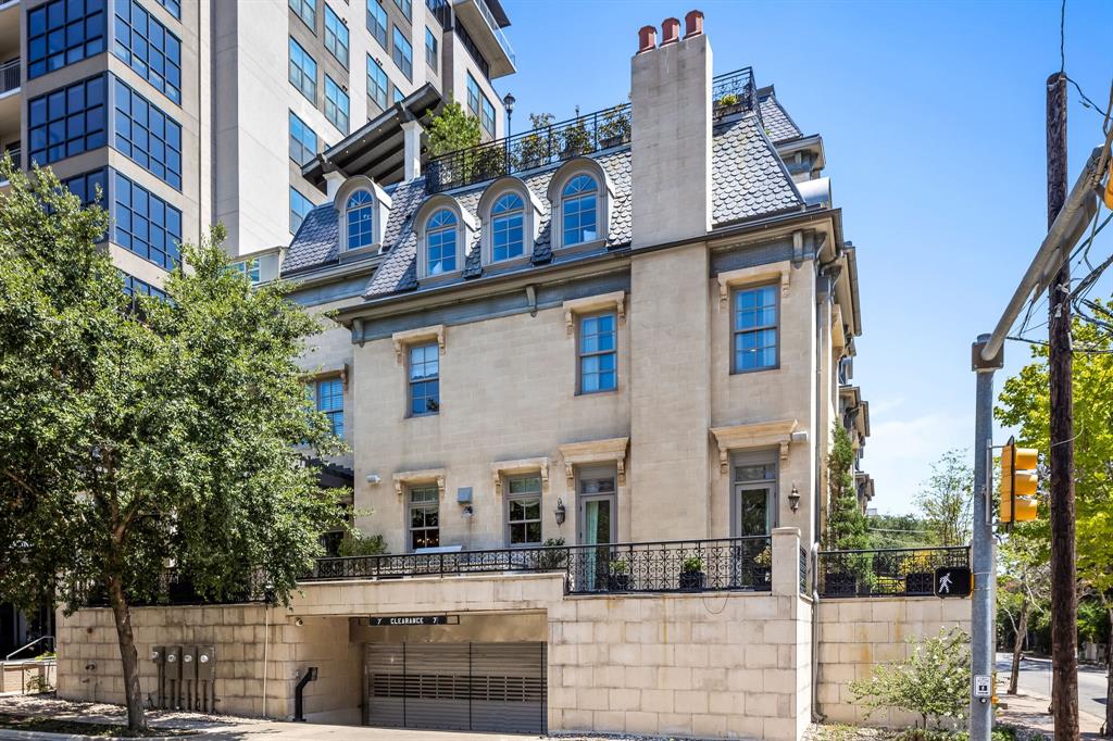 Brownstones 02 - Residential