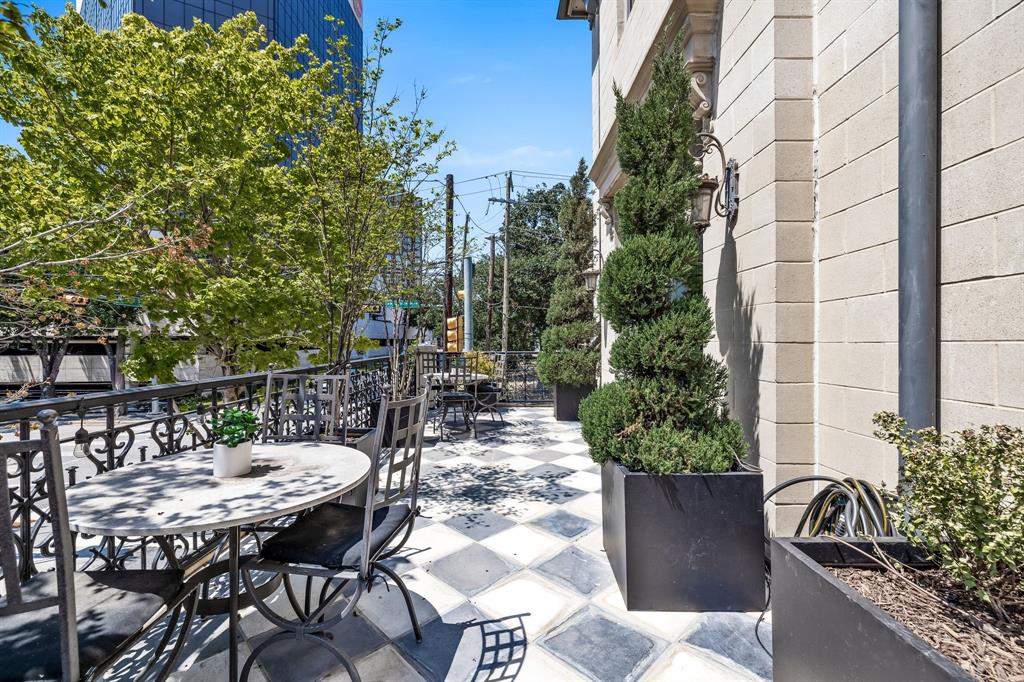 Brownstones 02 - Residential