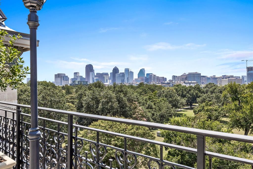 Brownstones 02 - Residential