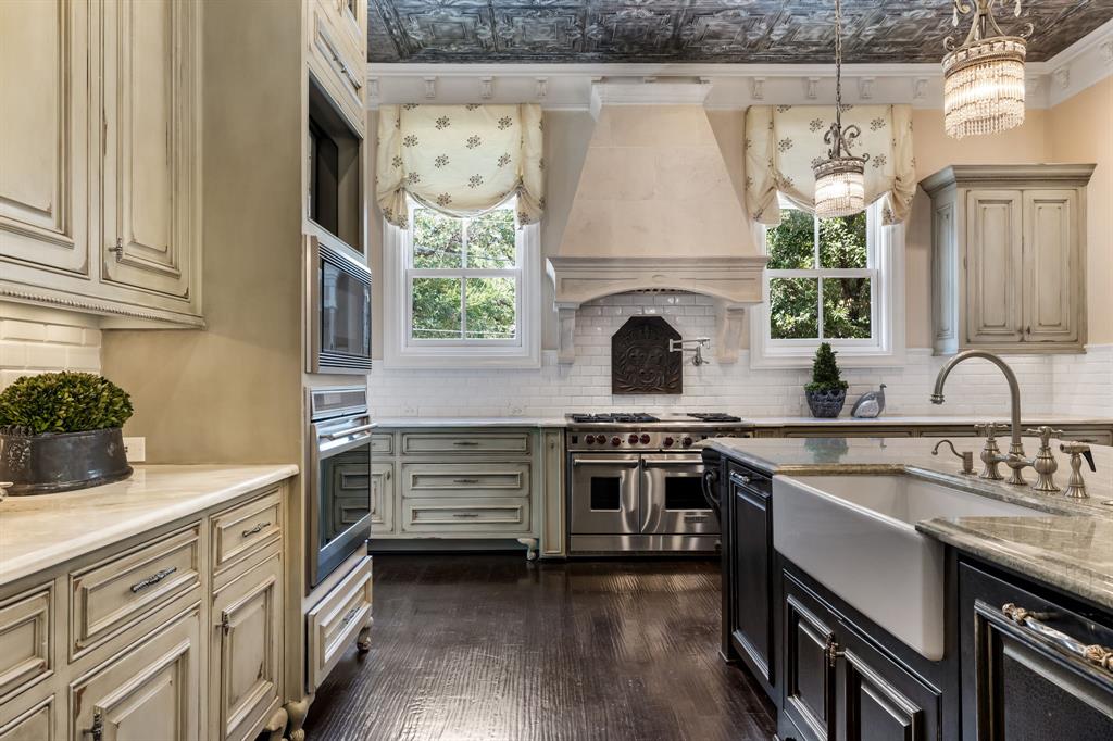 Brownstones 02 - Residential