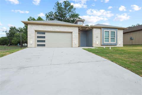 Photo of 401 S 4th Street, Bonham, TX 75418 (MLS # 21335685)