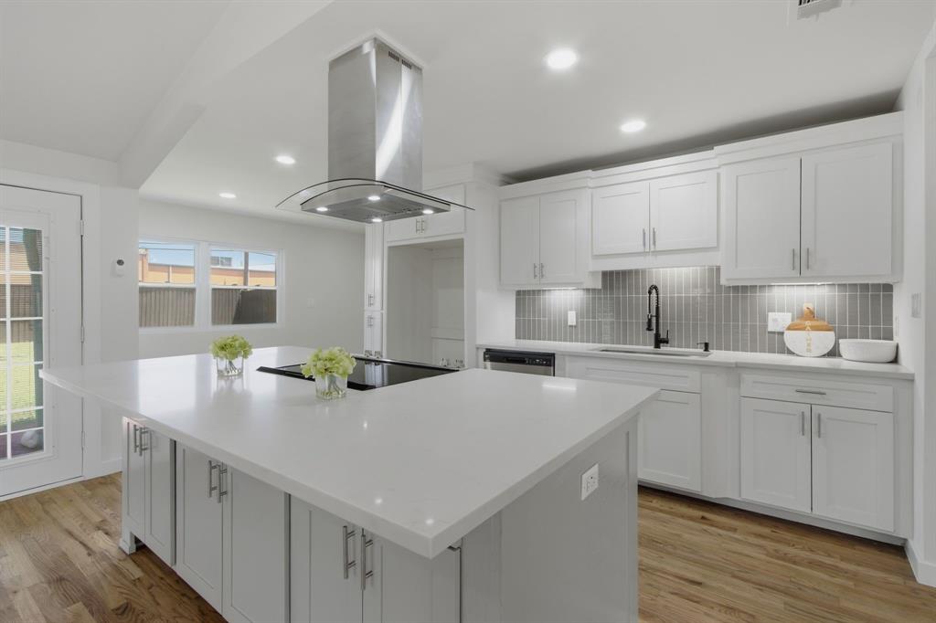 3145 Longbow Court