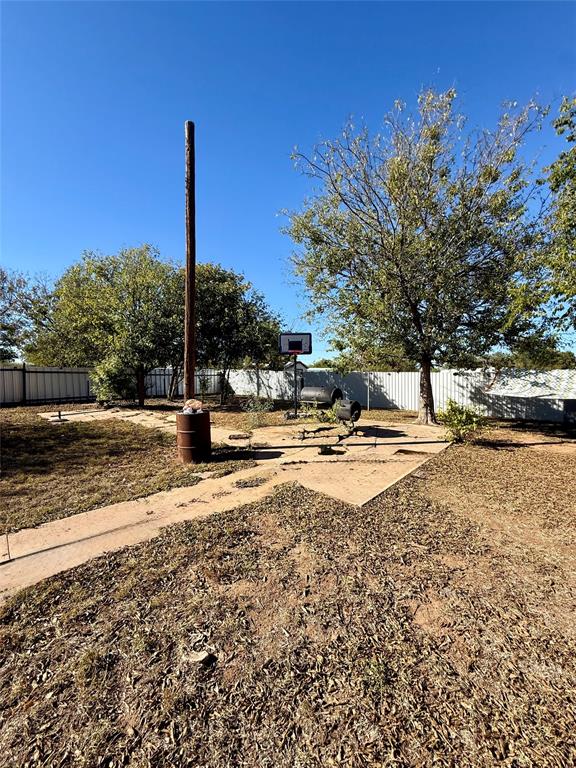 SANTE FE ADDN TOWN COLEMAN, BLOCK 11, LOT 6,7,8 & - Residential