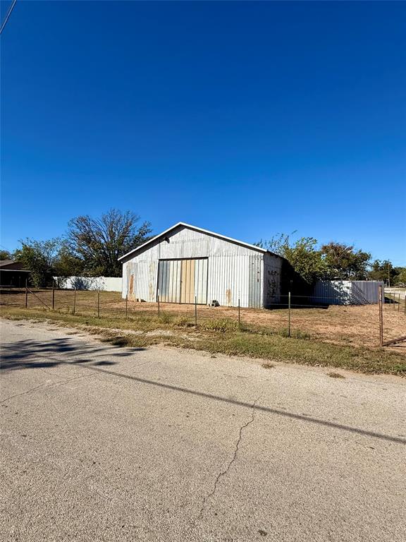 SANTE FE ADDN TOWN COLEMAN, BLOCK 11, LOT 6,7,8 & - Residential