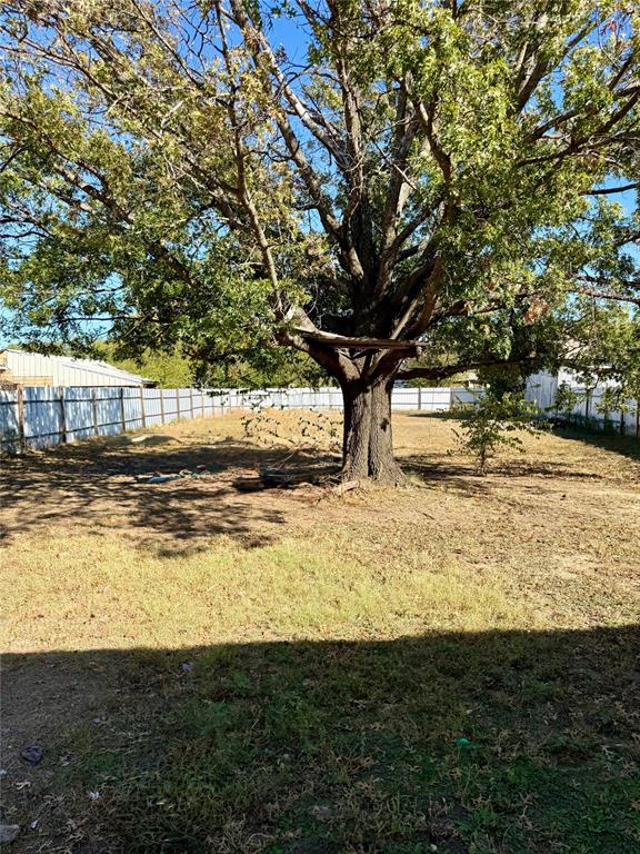 SANTE FE ADDN TOWN COLEMAN, BLOCK 11, LOT 6,7,8 & - Residential