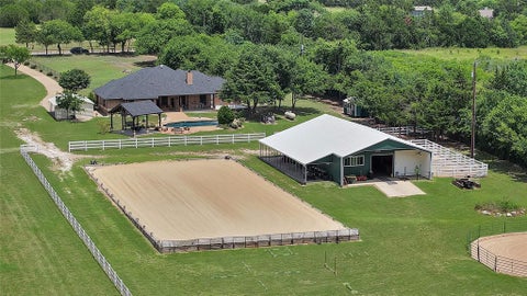 Photo of 411 N Oak Branch Rd RD, Waxahachie, TX 75167 (MLS # 21308163)