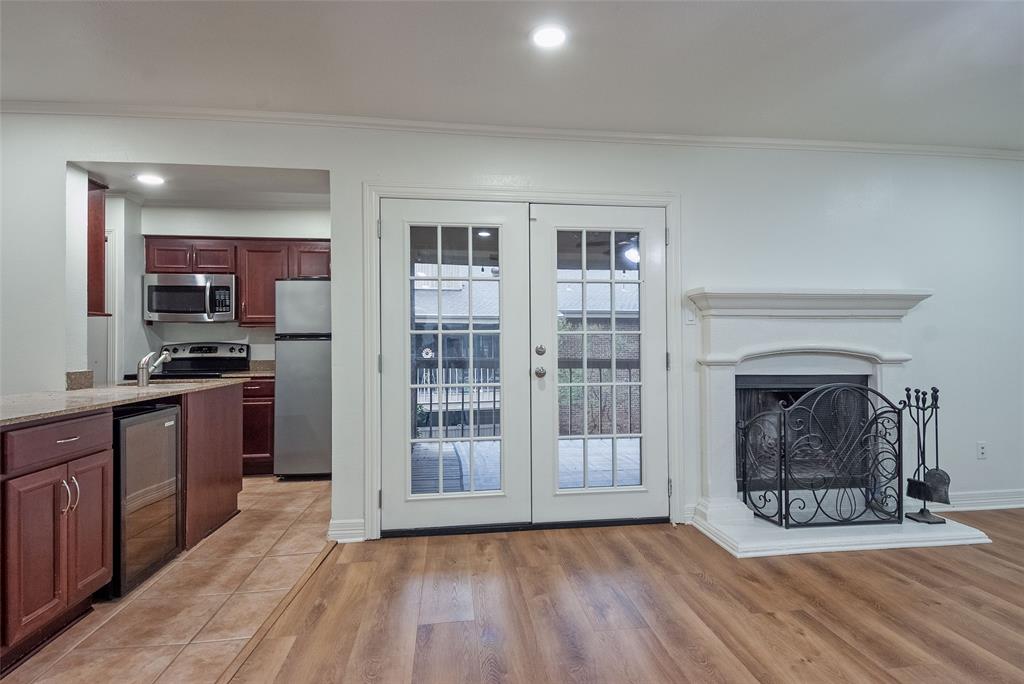 Arrangement Condo - Residential