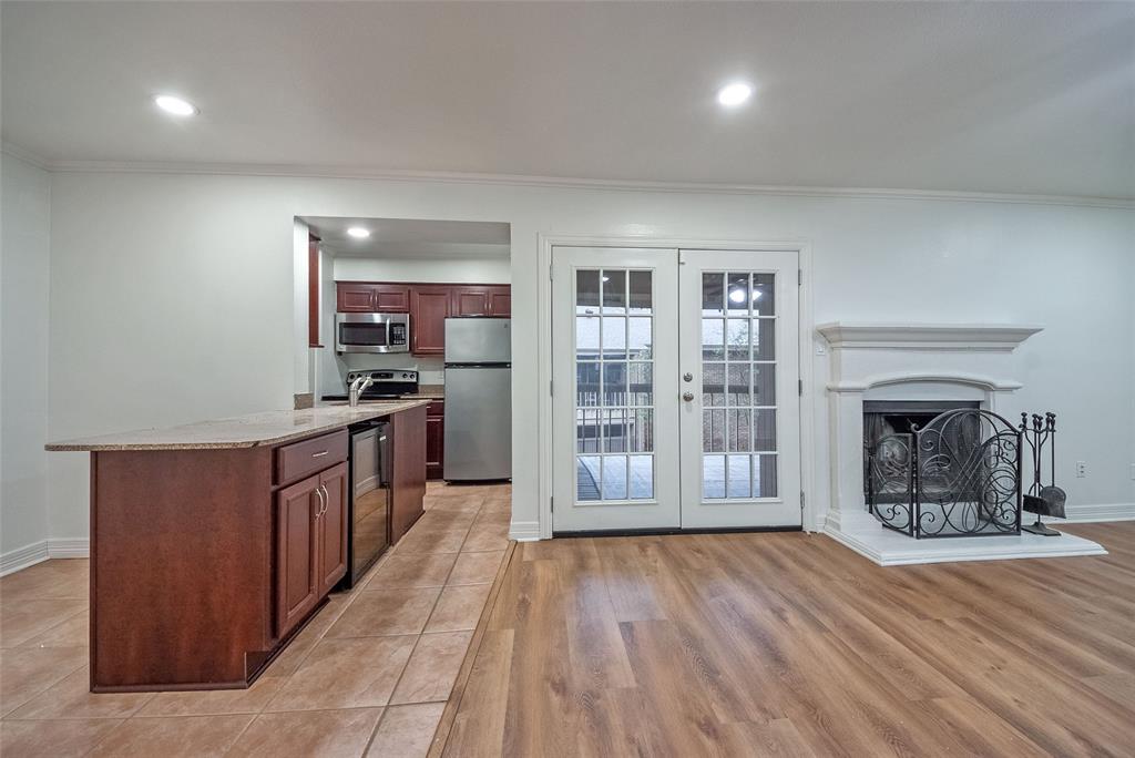 Arrangement Condo - Residential