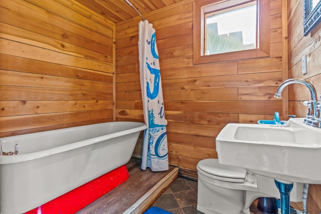 Crestwood - Residential