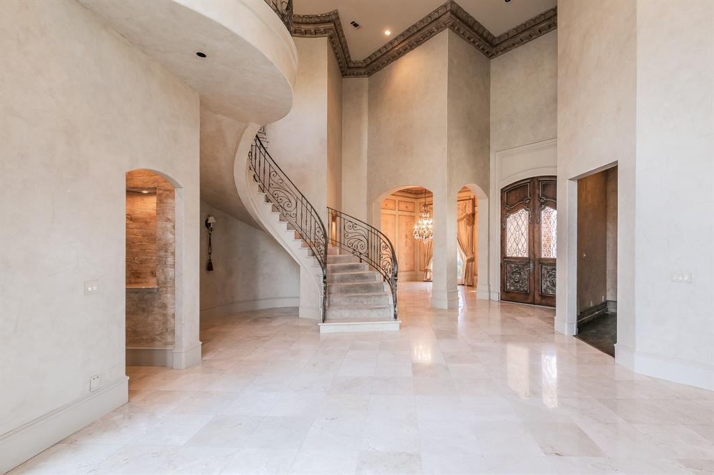 402 Hogans Drive
