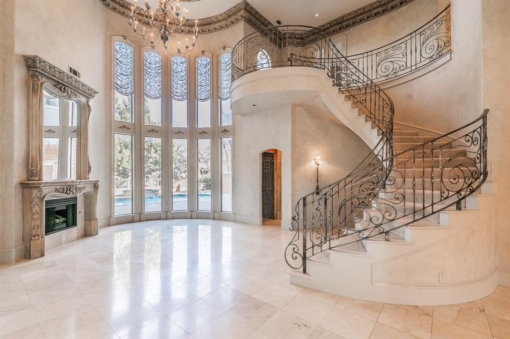 402 Hogans Drive
