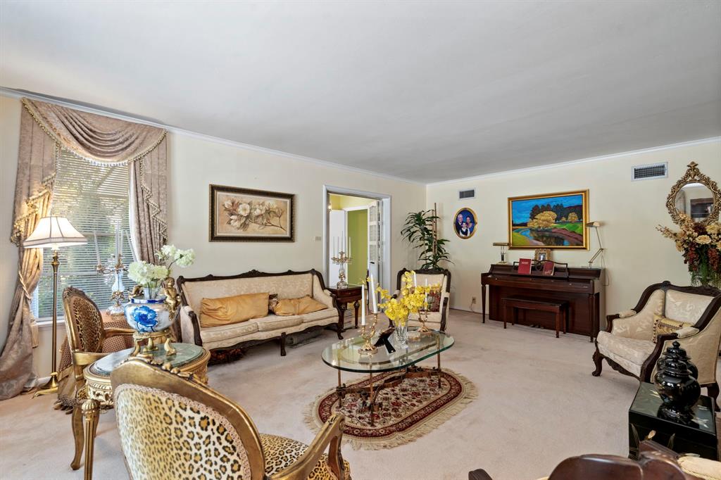 1123 Waterford Drive