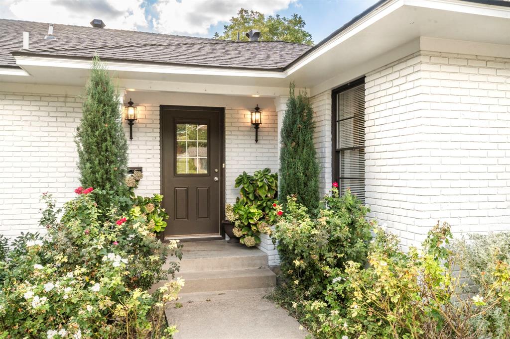 1123 Waterford Drive