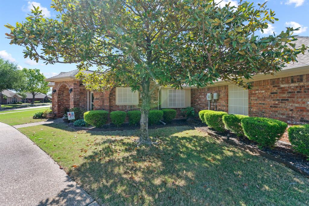 404 Foxwood Lane