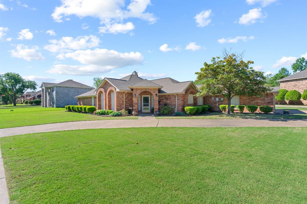 404 Foxwood Lane