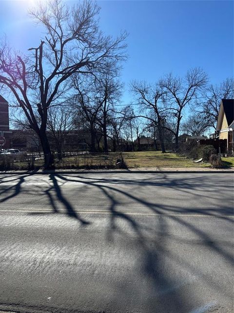 1500 W 12th Street Dallas TX 75208