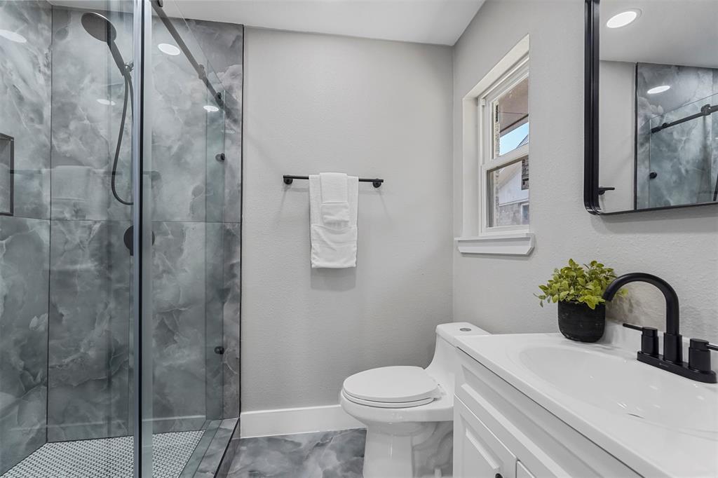 Cloverdale 03 - Residential