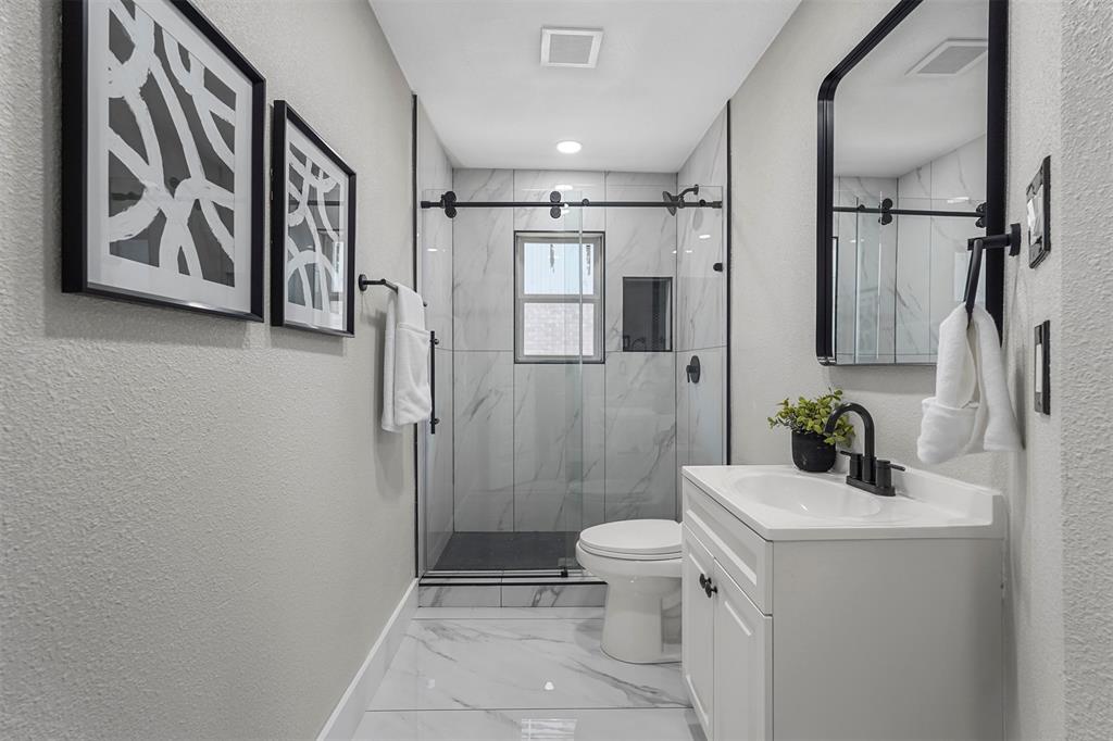 Cloverdale 03 - Residential