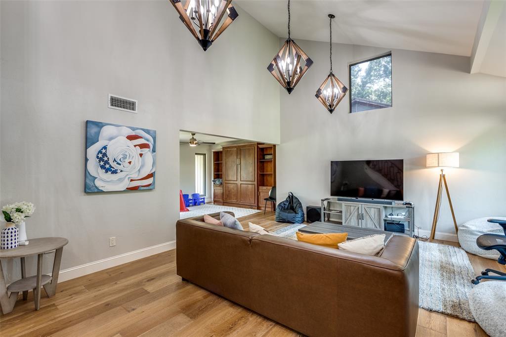 605 Private Road 5881