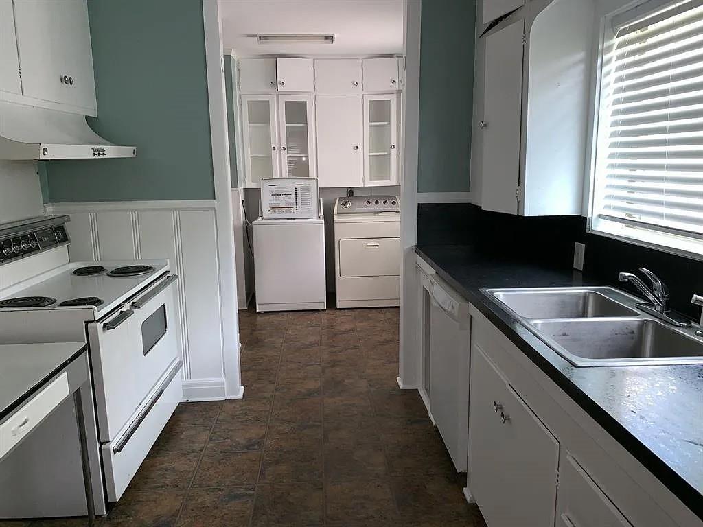 3228 Cockrell Avenue