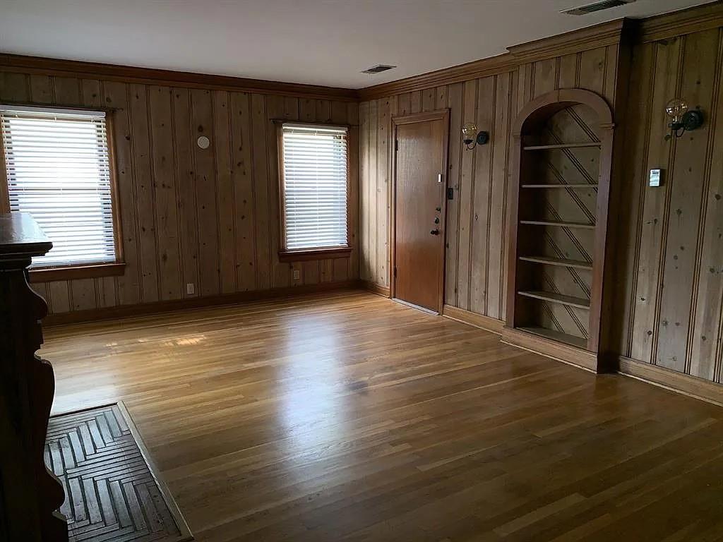 3228 Cockrell Avenue