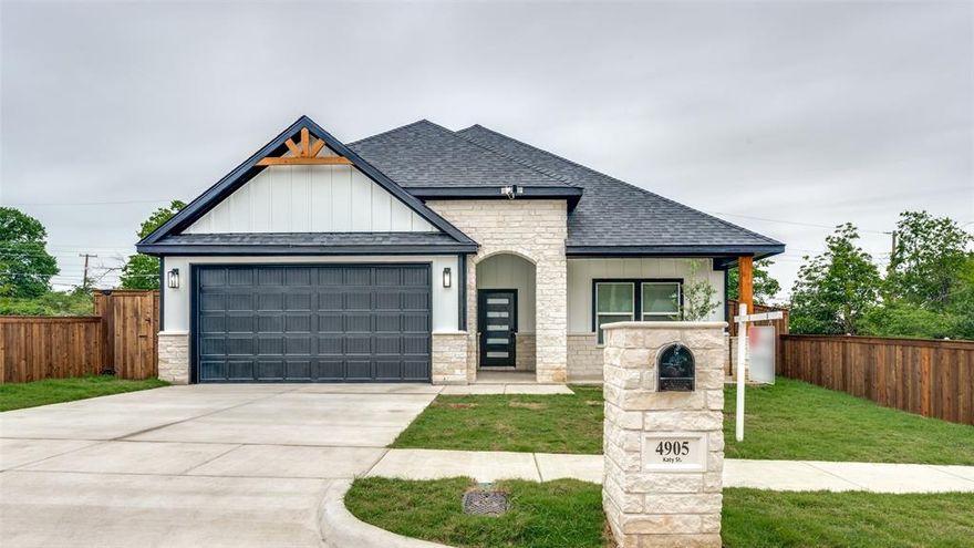 Beautiful new house in Fort Worth. Just 15 min away from downtown Fort Worth, this new construction features 3 bedrooms and 2.5 bathrooms. Featuring a spacious and beautiful kitchen with a Texas style vibe that includes stainless steel appliances, including a fridge. Living room has a cozy feeling thanks to the vaulted ceilings and the electric fireplace. Master bedroom is spacious along with the master bathroom and its spacious shower. There is ceramic tile throughout the floor. The house also hasta a nice back porch where you can sit and relax or enjoy a bbq with family and friends. Come take a look at this beauty and make it your new home!