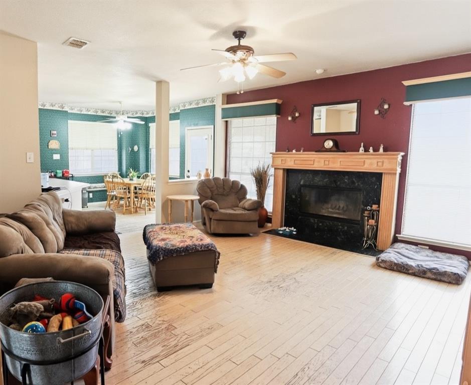 Oakwood Estates Lewisville - Residential