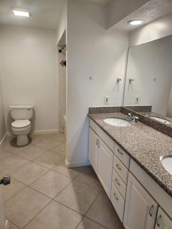 Eastridge II Twnhms Bldg C - Residential Lease