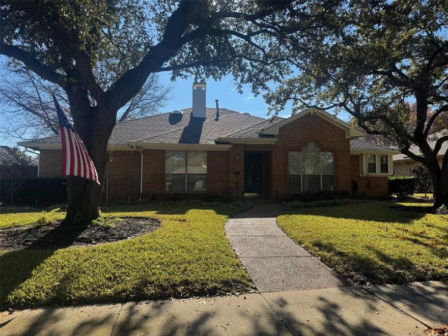 Updated and pristine 4 bd, 2.5 ba,1-story home.  Hardwoods throughout exc tiled bathrms. Center stage is large Living Rm wi FP, skylight. Adjoining Family Rm has windows & door to covered patio, wetbar, wine refrig. Beautifully landscaped priv backyard. Dining Rm boasts plantation shutters and ample crown molding. Cedar closet. Extra concrete slab poured for wider driveway and 3rd vehicle or boat  beside garage. New AC sys 2017. Roof 2012. New hot water heater lines ’20. 2 pull-down attic stairs lead to floored attic. Sprnkr & SecSys.

Refrigerator in kitchen, garage refrig, dining room mirror may remain.
