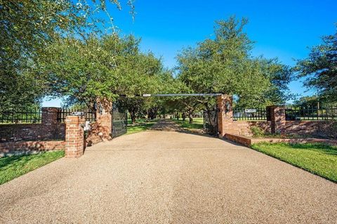 Tiny photo for 2313 Country Spring Road, Lorena, TX 76657 (MLS # 227989)