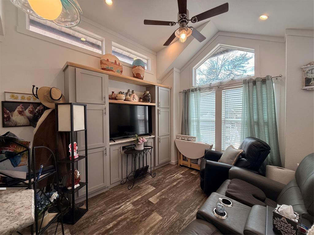 White Oak Shores - Residential