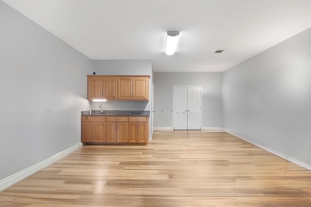 Fairway Bus Park - Commercial Sale