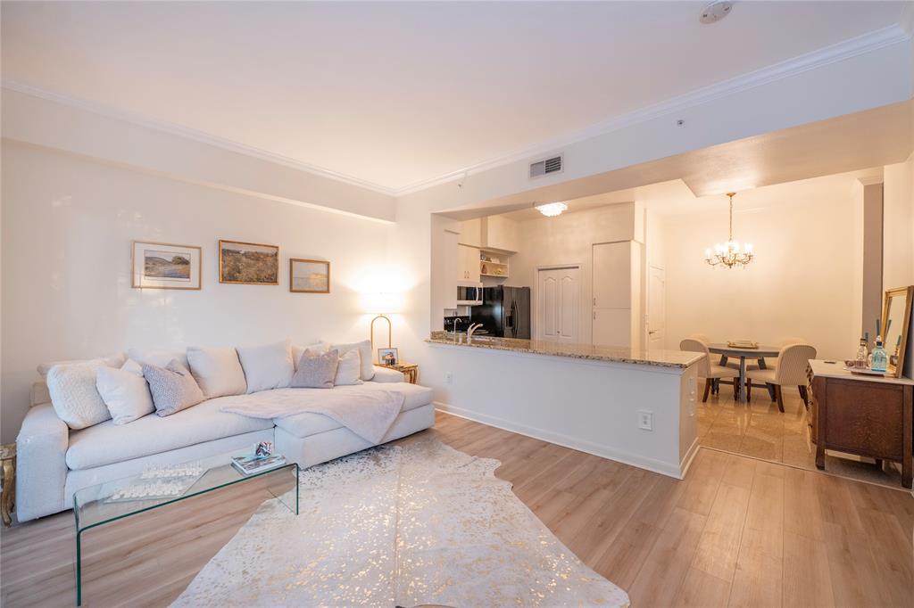 Renaissance On Turtle Creek Condo - Residential