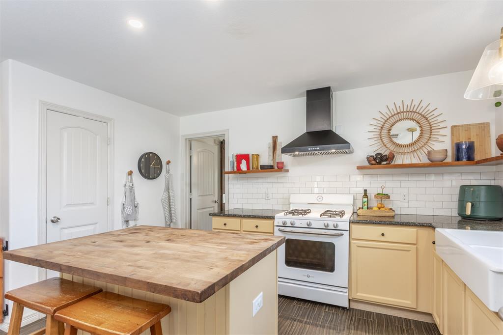 Ditto & Hight Add #1 - Residential Lease